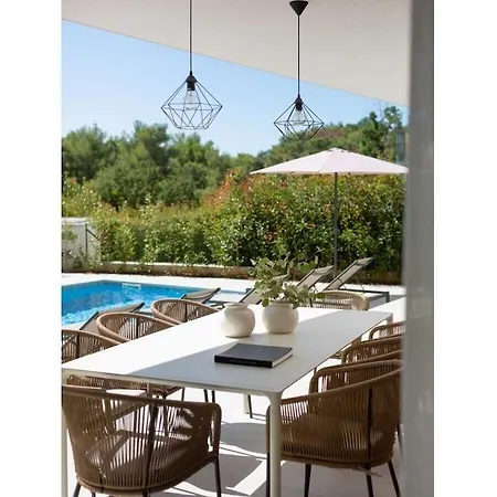 Villa In Hasselroth With Swimming Pool Tar-Vabriga